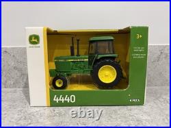 Britains/ERTL Farm John Deere 4440 Tractor 132 Scale 45548 NewithMint