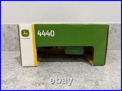 Britains/ERTL Farm John Deere 4440 Tractor 132 Scale 45548 NewithMint