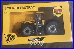 Britains Farm JCB 8250 Fastrac Tractor 132 Scale 42142