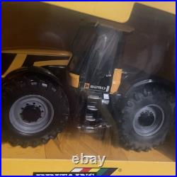 Britains Farm JCB 8250 Fastrac Tractor 132 Scale 42142
