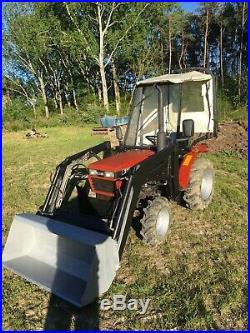 Compact tractor 4x4 Front loader, Only 328Hrs! With cab and hydraulics
