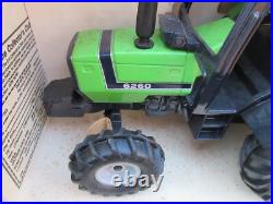 Deutz Allis 6260 Farm Tractor New in Box