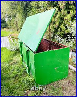 Green Metal Tractor-Mounted Storage Tool Box transport box