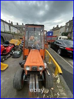 Kubota B7100D Compact Tractor 4WD With Cab And 4 Good Tyres