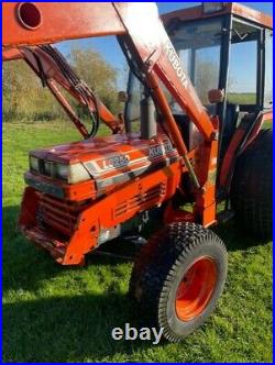 Kubota L3250 Compact tractor with loader