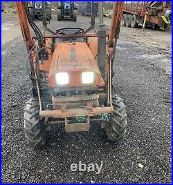 Kubota compact tractor loader 4wd low hours