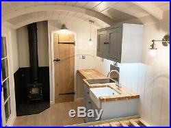 Shepherds Hut With Wood Burner, Kitchen, Bathroom And Bed